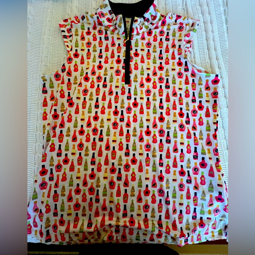 SanSoleil  golf shirt. Cute cap sleeves. Wine bottles. Size large